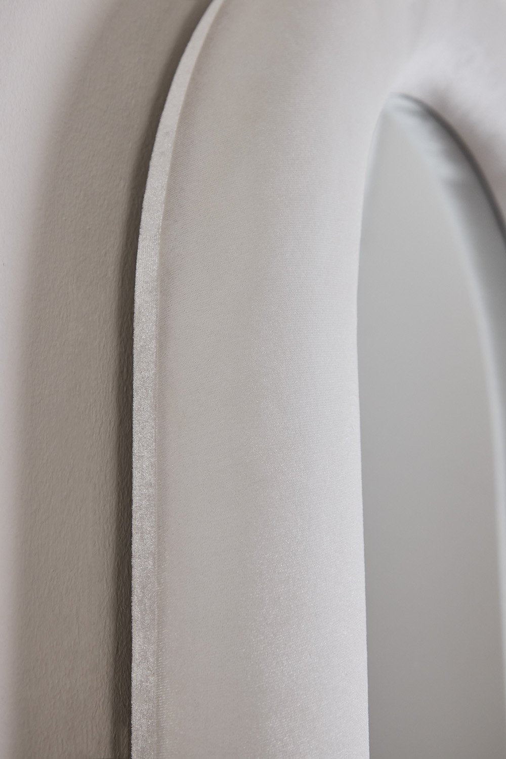 Oval Velvet Wall Mirror 60x160 cm Santes