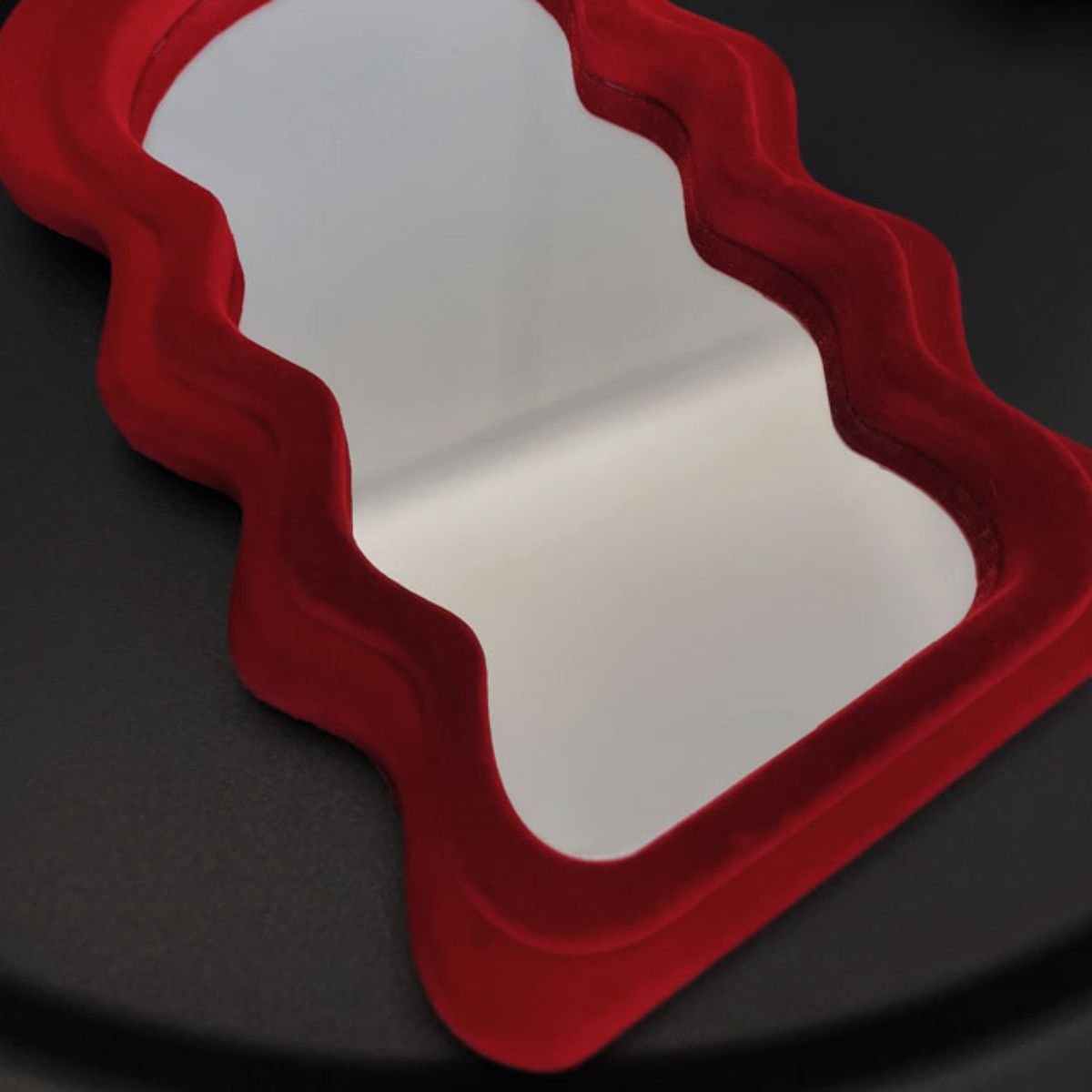 Velvet Wiggle Mirror 15x25 cm