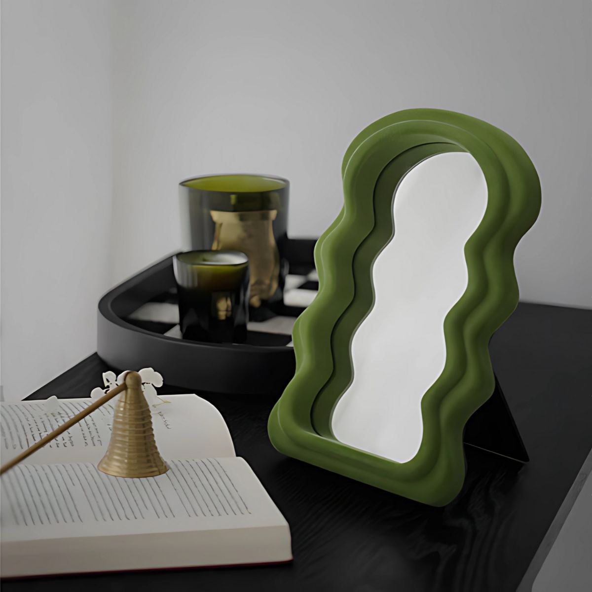 Velvet Wiggle Mirror 15x25 cm